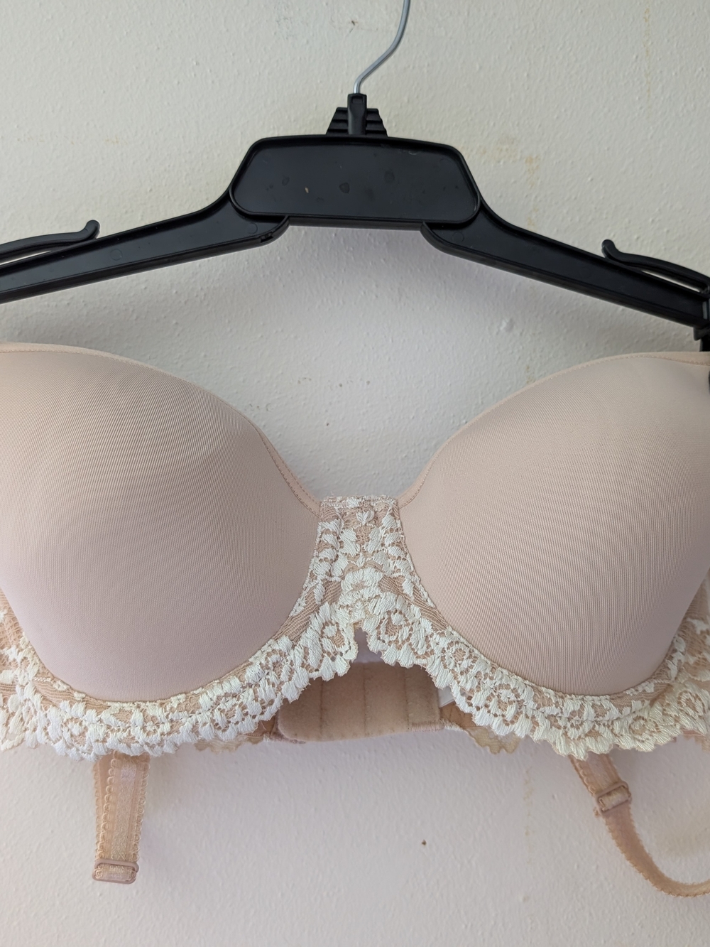 Wacoal Beige Lace Trim Underwire Bra 30D NWT